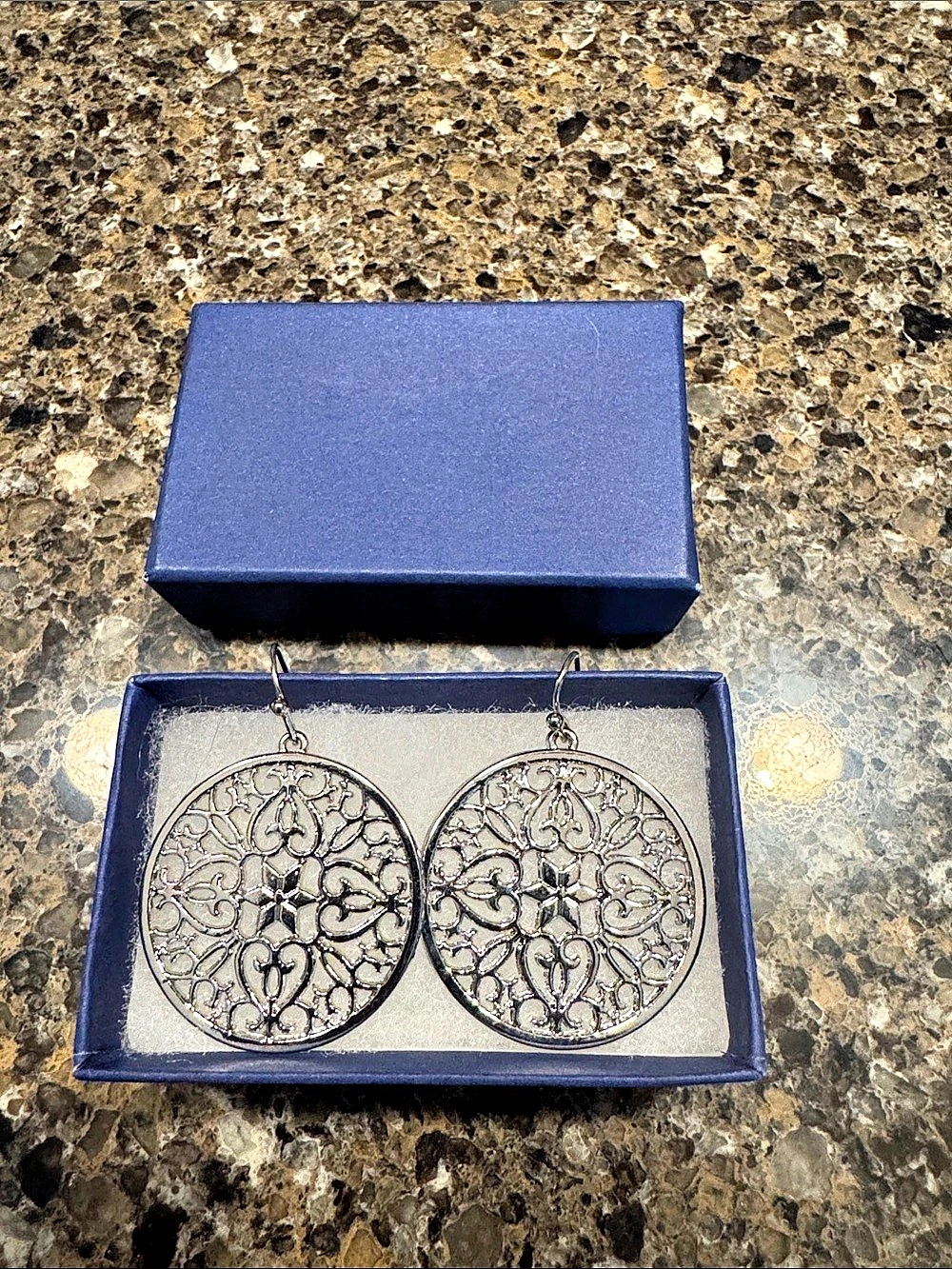 Filigree Dangle Earrings in Silver Like New